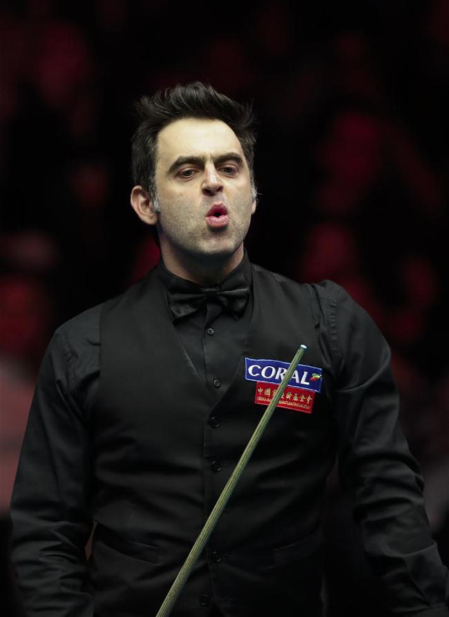 上专注而冷 上专注而冷