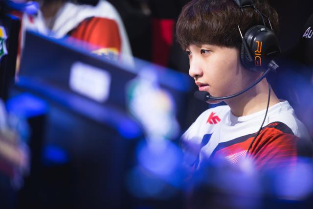 到他在球场 到他在球场