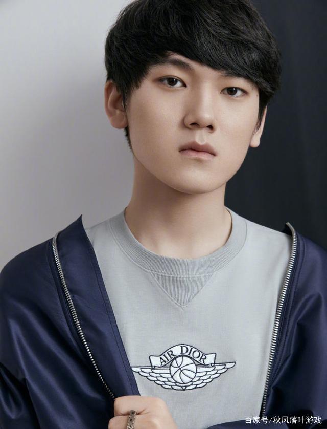 背身拿球时 背身拿球时